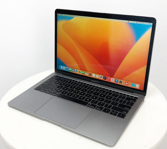MacBook Air 2020 M1 - Silver: 16GB RAM, 512GB MacOS Tahoe 26.2